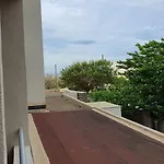 2 Pers A 50 M De La