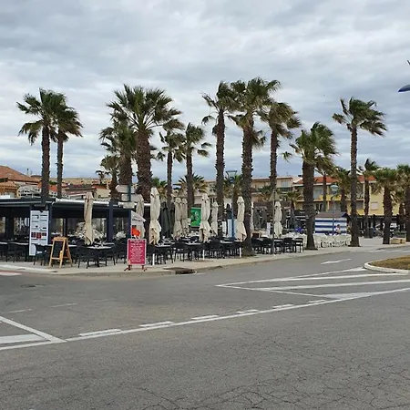 2 Pers A 50 M De La Fleury (Aude)