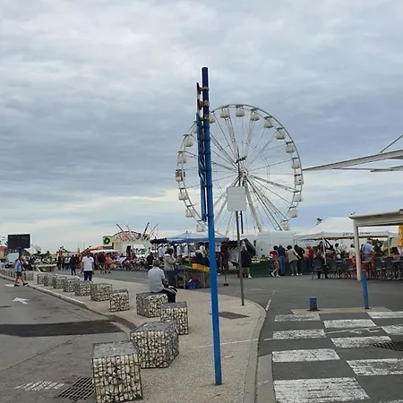 2 Pers A 50 M De La * Fleury (Aude)