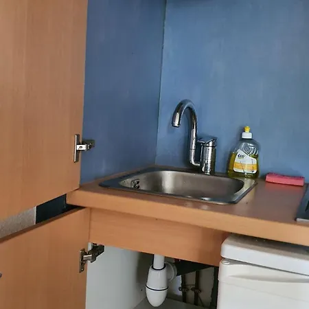 דירה 2 Pers A 50 M De La *