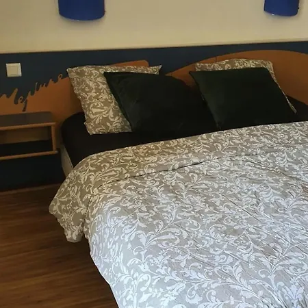 דירה 2 Pers A 50 M De La *