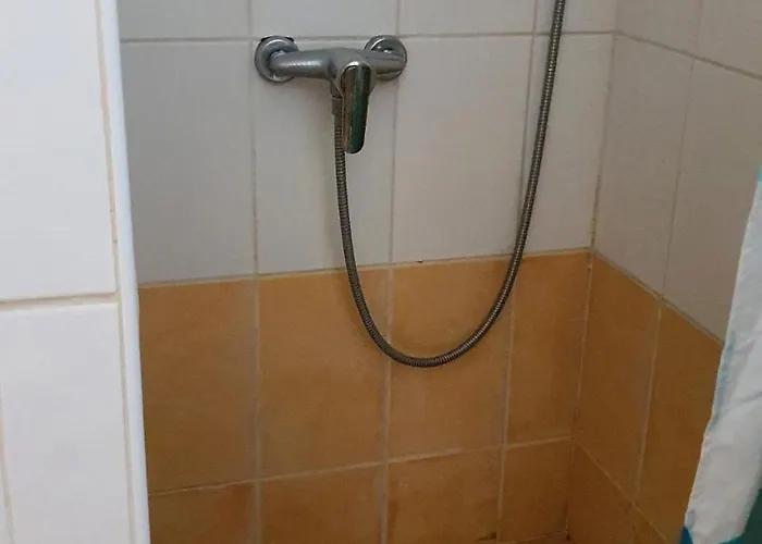 2 Pers A 50 M De La * Fleury (Aude)